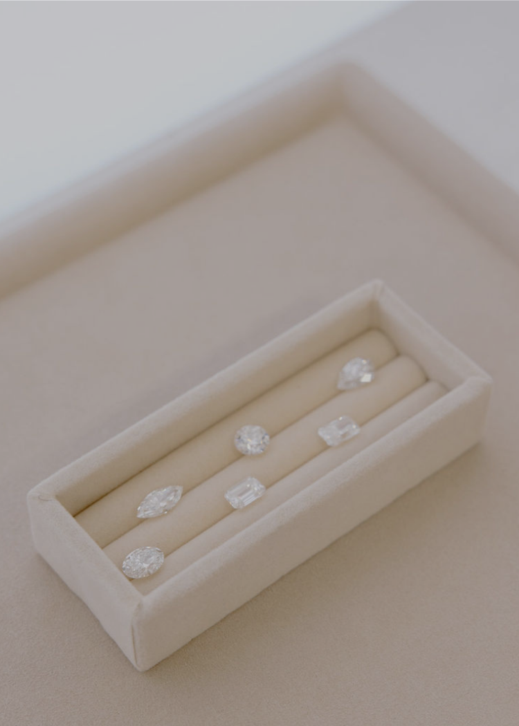 Diamond Center <em>Stones</em>